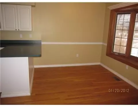 32945 Sibley, Romulus, MI 48174 photo 3