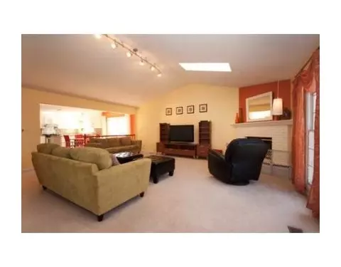 311 Hunters Ridge Dr, Pittsfield, MI 48176 photo 8