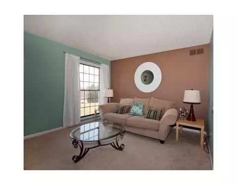 311 Hunters Ridge Dr, Pittsfield, MI 48176 photo 3