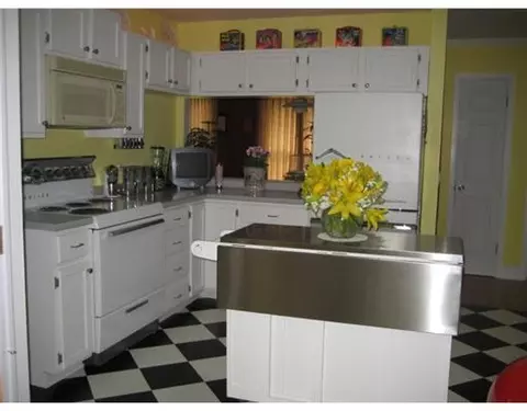 709 Brook St, Tecumseh, MI 49286 photo 5