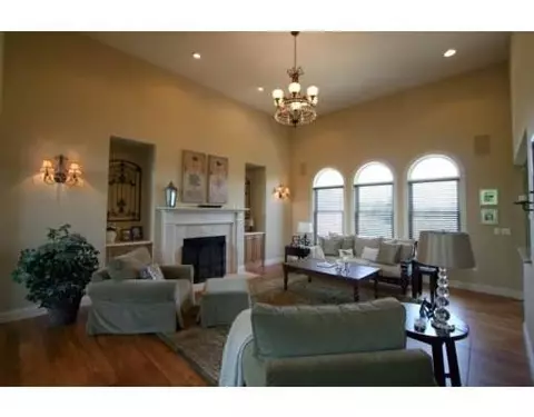 7293 Dell, Saline, MI 48176 photo 4