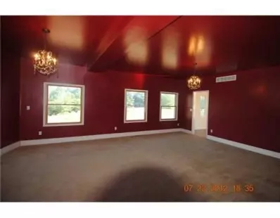 7186 Suncrest Dr, Saline, MI 48176 photo 2