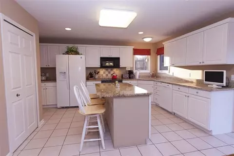 5294 Polo Fields Dr, Ann Arbor, MI 48103 photo 5