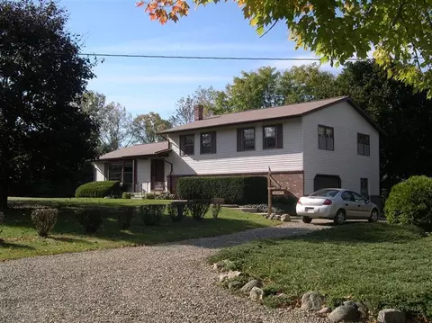 10675 Roberts, Munith, MI 49259 photo 2