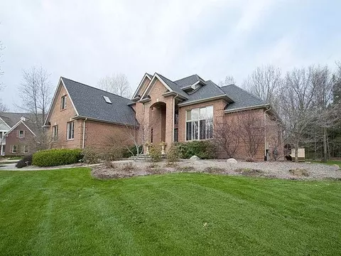 286 Shelby Ct, Saline, MI 48176 photo 2