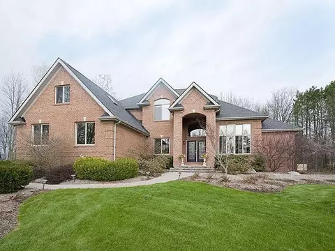 286 Shelby Ct, Saline, MI 48176 photo 1