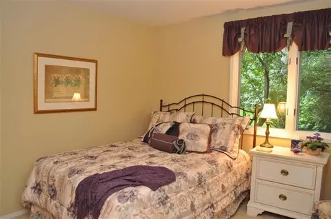 3404 E Dobson, Ann Arbor, MI 48105 photo 21