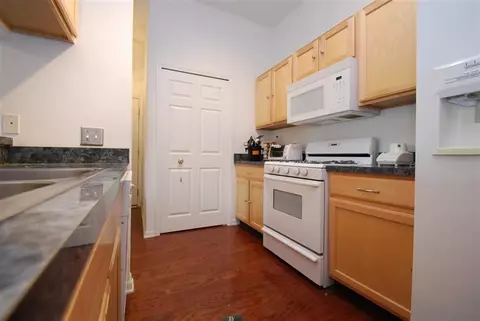1085 Joyce Ln, Ann Arbor, MI 48103 photo 2