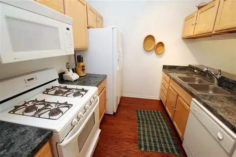 1085 Joyce Ln, Ann Arbor, MI 48103 photo 3