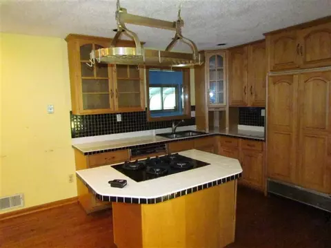 38366 Tyler Rd, Romulus, MI 48174 photo 3