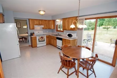 7858 Ridgeway Ct, Dexter, MI 48130 photo 4