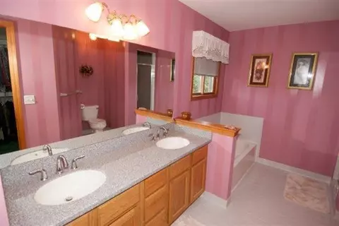 7858 Ridgeway Ct, Dexter, MI 48130 photo 17