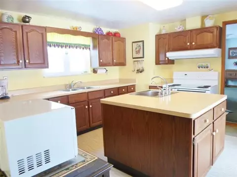 4175 Willis, Milan, MI 48160 photo 5