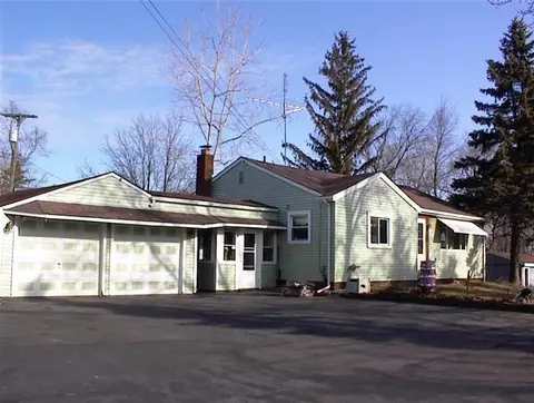 9770 Macon, Saline, MI 48176 photo 2