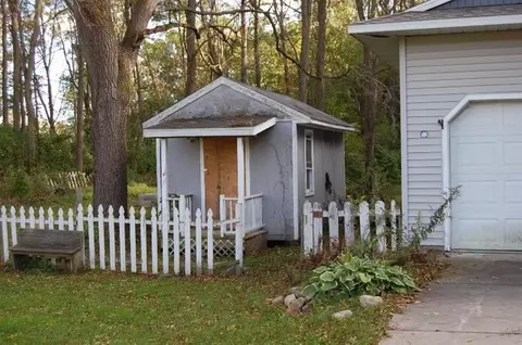 10301 Roberts Rd, Gregory, MI 48137 photo 4