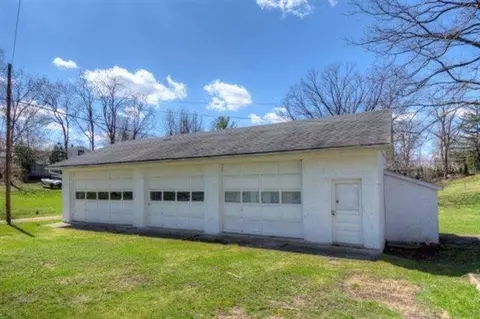 8065 4th St, Dexter, MI 48130 photo 2