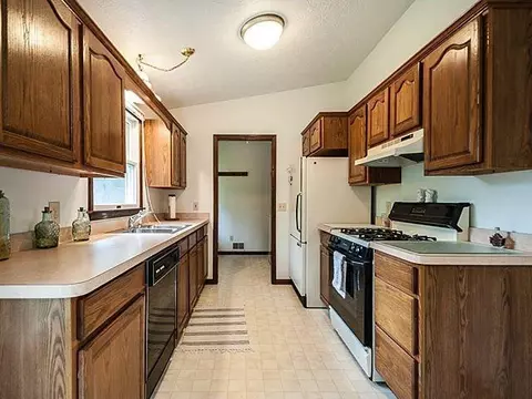 8274 Dunn Rd, Munith, MI 49259 photo 10