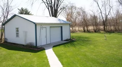 3909 Sharp Rd, Adrian, MI 49221 photo 2