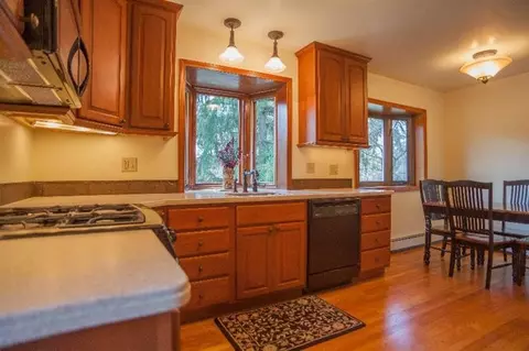 339 Brookside Dr, Ann Arbor, MI 48105 photo 8