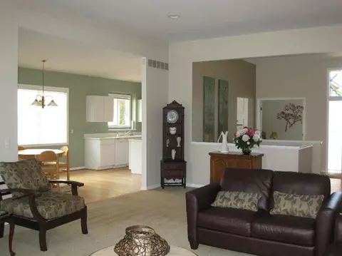 4736 E Sawgrass Dr, Ann Arbor, MI 48108 photo 4