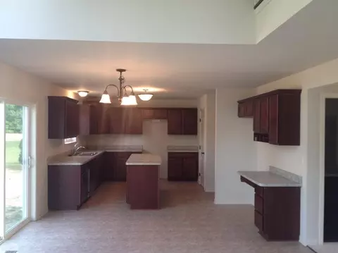 1620 Noah St, Adrian, MI 49221 photo 4