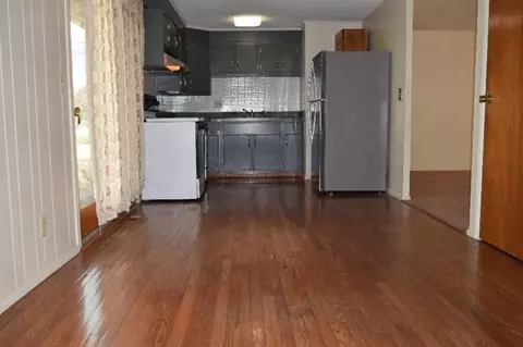 5642 Poplar Dr, Jackson, MI 49201 photo 6