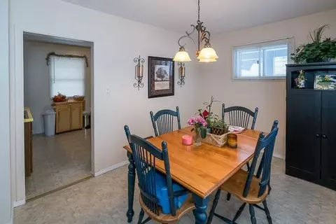 817 Whitney St, Jackson, MI 49202 photo 7