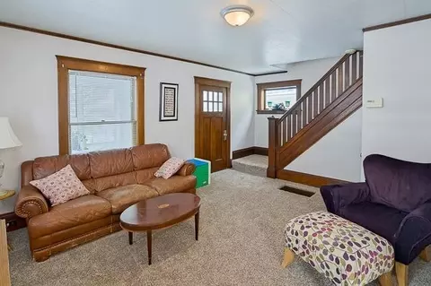 817 Whitney St, Jackson, MI 49202 photo 3
