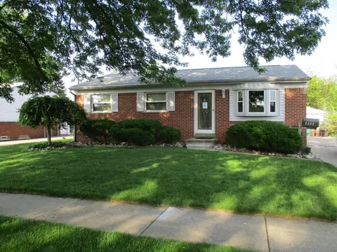9463 Barry Dr, Romulus, MI 48174 photo 1