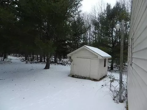 149 E Howard Rd, Beaverton, MI 48612 photo 4