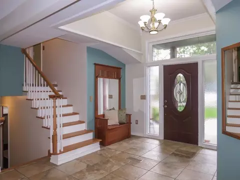 2049 Camelot Rd, Ann Arbor, MI 48104 photo 5