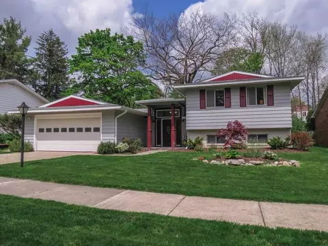 2049 Camelot Rd, Ann Arbor, MI 48104 photo 1