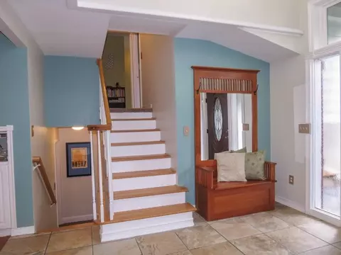 2049 Camelot Rd, Ann Arbor, MI 48104 photo 6