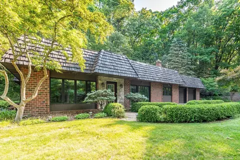 7205 Snow Ave SE, Alto, MI 49302