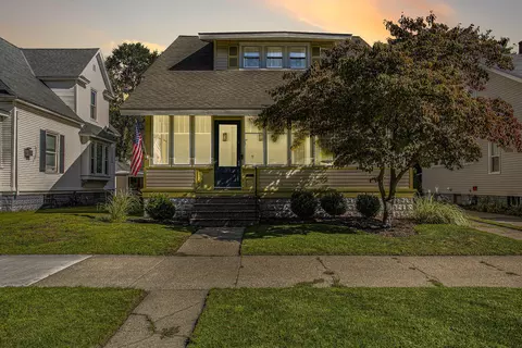 39 E 20th St, Holland, MI 49423
