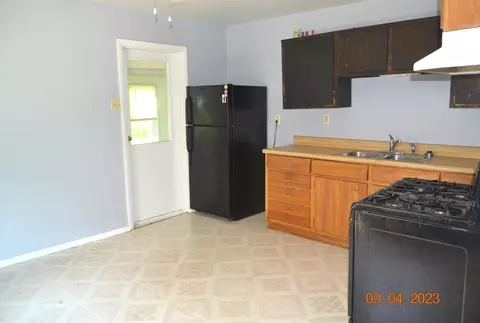 427 May Dr, Adrian, MI 49221 photo 6
