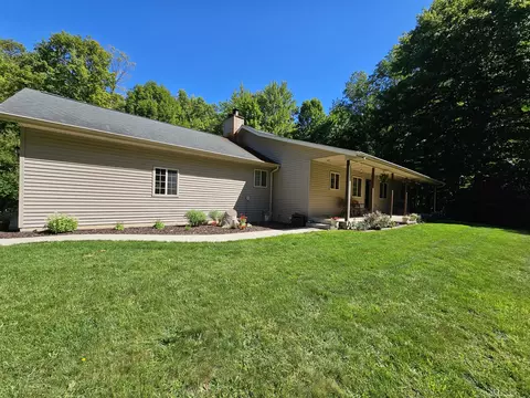 6804 Johnson Valley Ct, Middleville, MI 49333