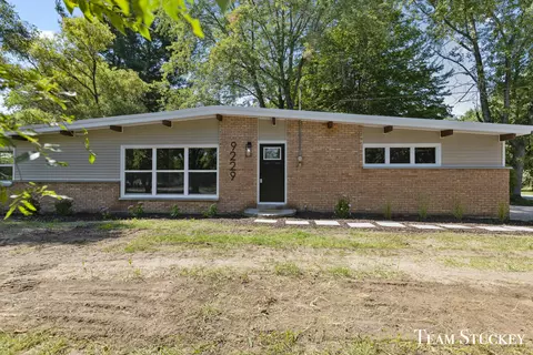 9229 Alpine Ave NW, Sparta, MI 49345