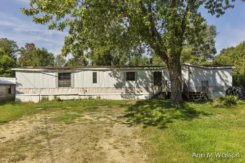 14065 Podunk Ave, Gowen, MI 49326