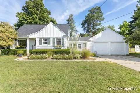2671 Baldwin St, Jenison, MI 49428