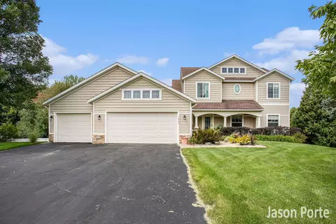 1921 Sunburst Dr, Zeeland, MI 49464