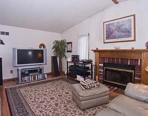 467 Bennington Ct, Saline, MI 48176 photo 5