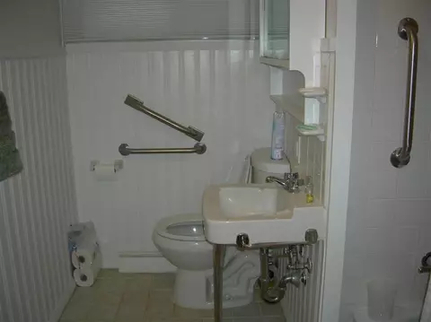 1049 Pine Tree Dr, Ann Arbor, MI 48103 photo 9