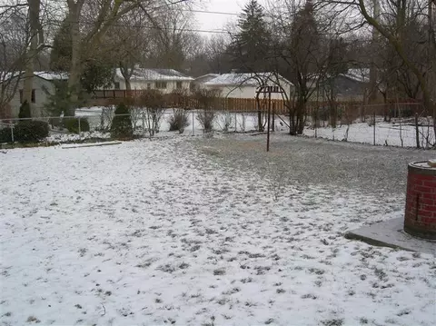 1049 Pine Tree Dr, Ann Arbor, MI 48103 photo 3