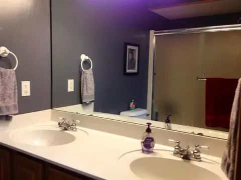 2187 Four Meadows Dr, Temperance, MI 48182 photo 18