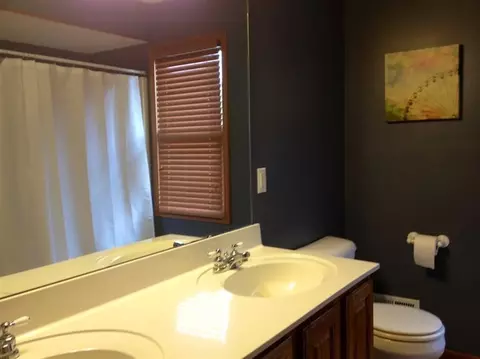 2187 Four Meadows Dr, Temperance, MI 48182 photo 17