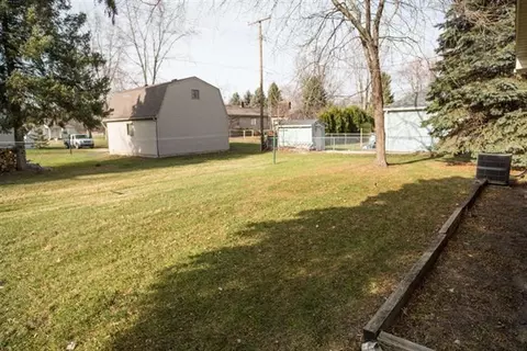 12877 Matthews St, Carleton, MI 48117 photo 33