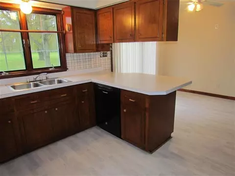 11940 Burns Rd, Carleton, MI 48117 photo 6