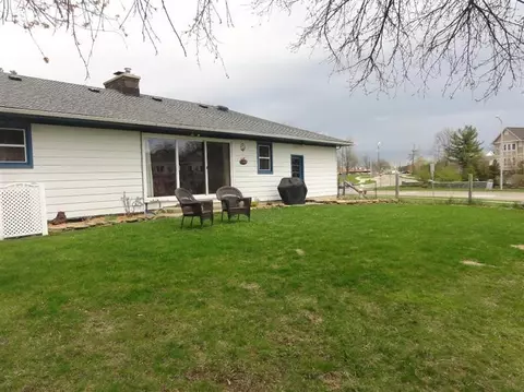 318 E Henry St, Saline, MI 48176 photo 3