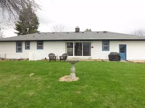 318 E Henry St, Saline, MI 48176 photo 2